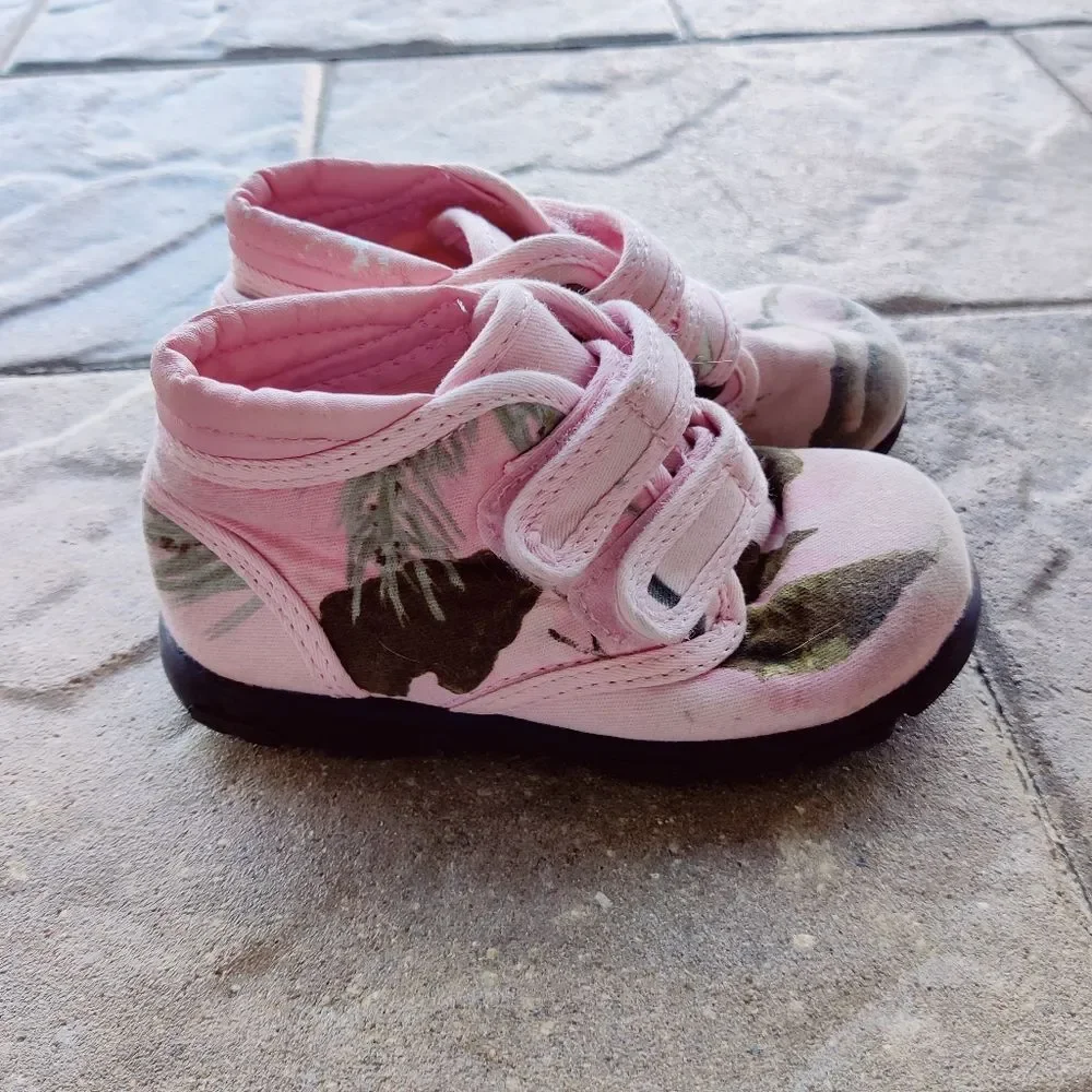 Bass pro shop pink camo boots
